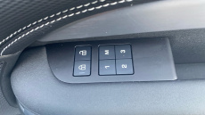 Land Rover Discovery 3.0 D300 Dynamic SE 5dr Auto Diesel Station Wagon